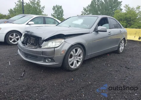 2010 Mercedes-Benz C 300 Luxury 4Matic/Sport 4Matic из США, поврежденный, VIN WDDGF8BBXAR096359